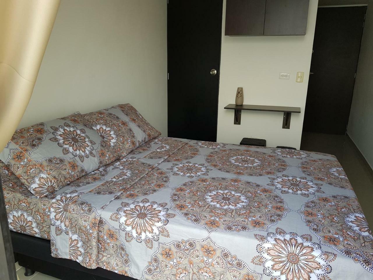 Apartasuites Medellin Los Molinos Esterno foto